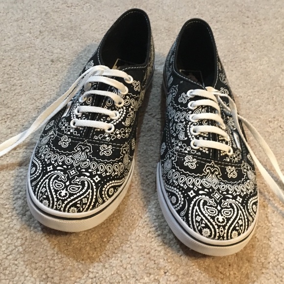 vans authentic lo pro bandana shoes